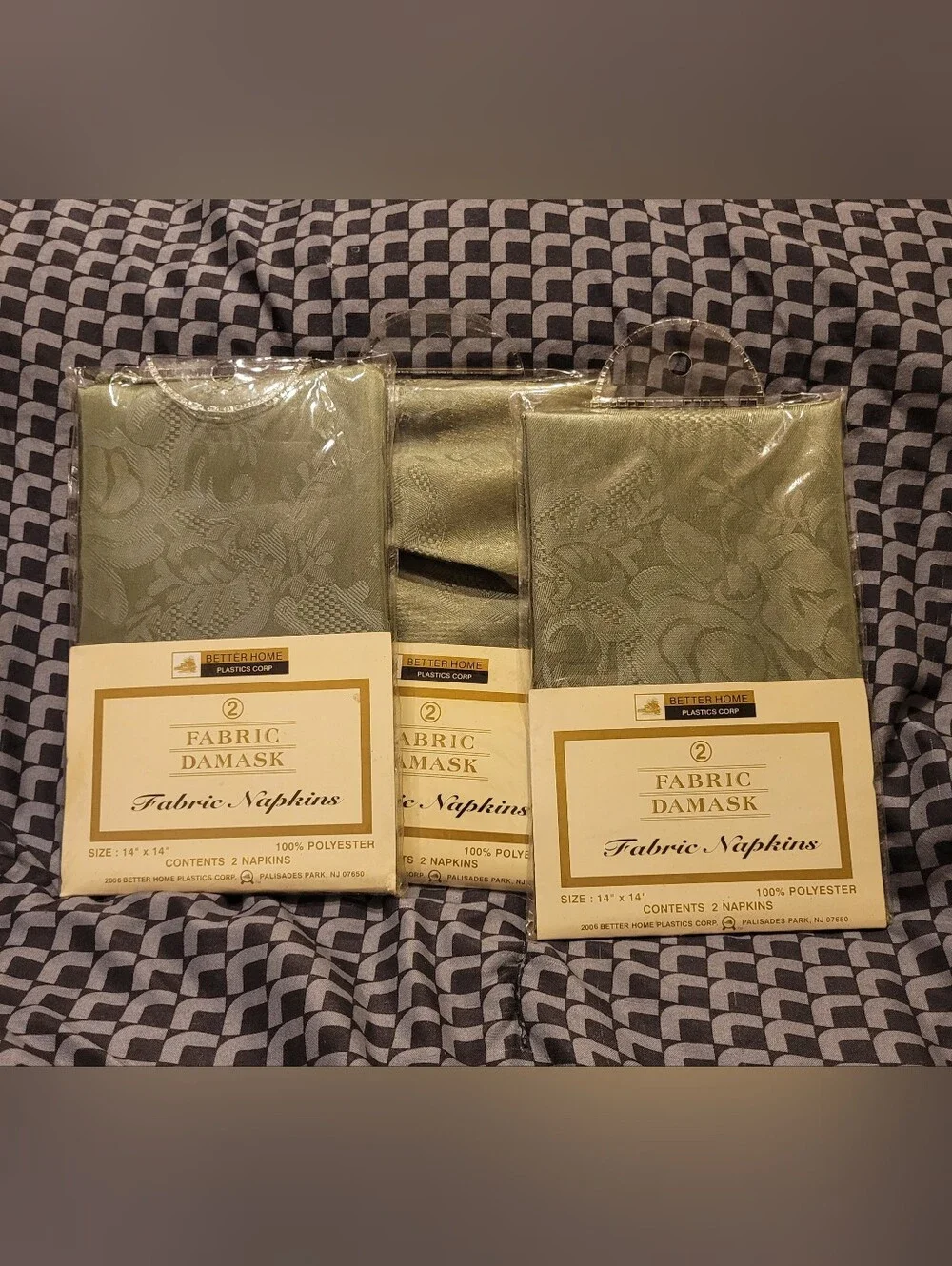 NEW Better Home Plastics Corp Fabric Damask Napkins 3 Packs of 2 (6 Napkins)